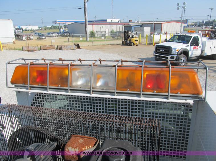 image for item B2852 2005 Ford F550 XL Super Duty service truck