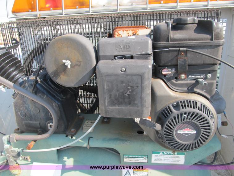 image for item B2852 2005 Ford F550 XL Super Duty service truck