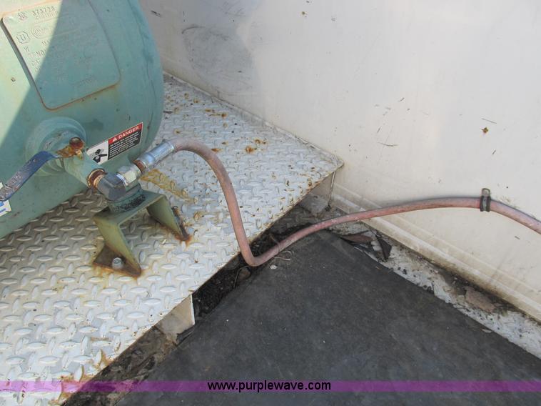 image for item B2852 2005 Ford F550 XL Super Duty service truck