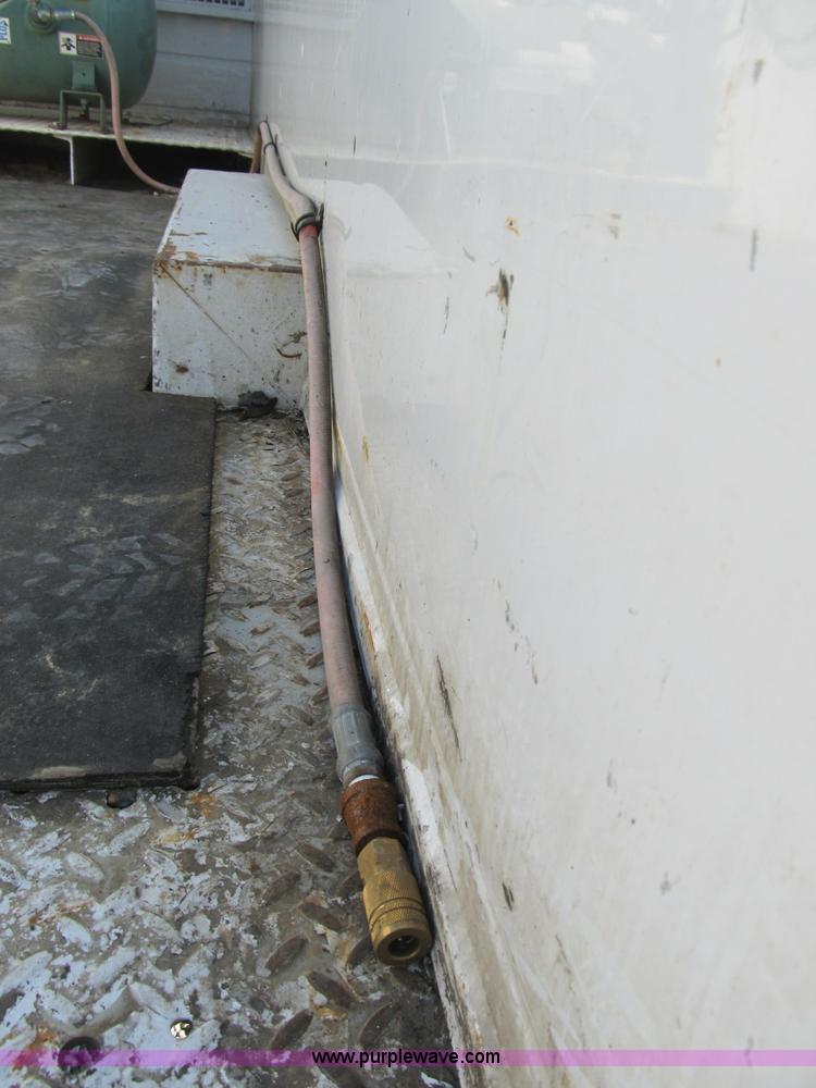 image for item B2852 2005 Ford F550 XL Super Duty service truck