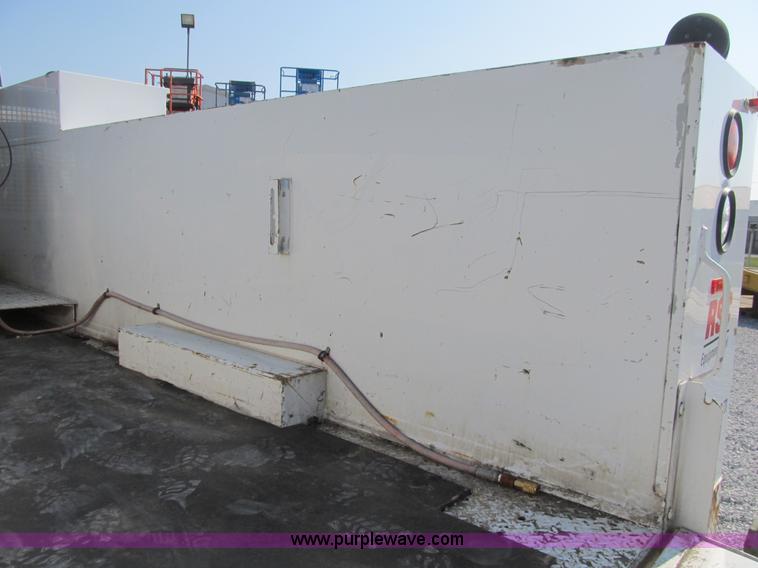 image for item B2852 2005 Ford F550 XL Super Duty service truck