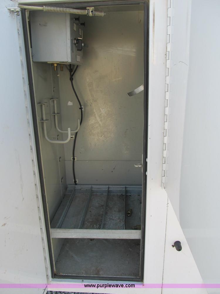 image for item B2852 2005 Ford F550 XL Super Duty service truck