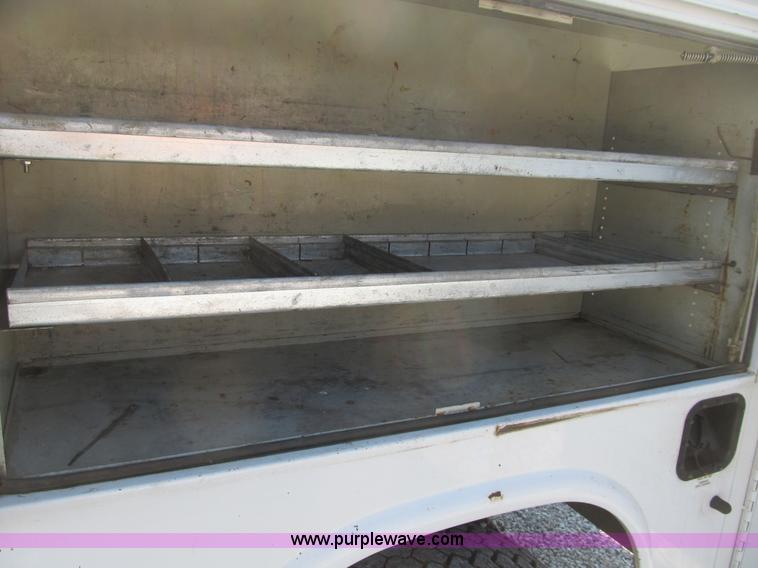 image for item B2852 2005 Ford F550 XL Super Duty service truck