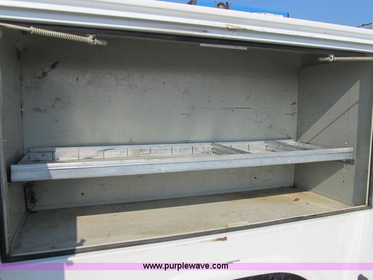 image for item B2852 2005 Ford F550 XL Super Duty service truck