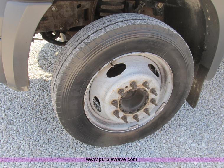 image for item B2852 2005 Ford F550 XL Super Duty service truck