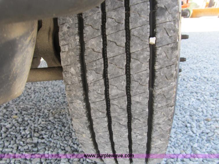 image for item B2852 2005 Ford F550 XL Super Duty service truck