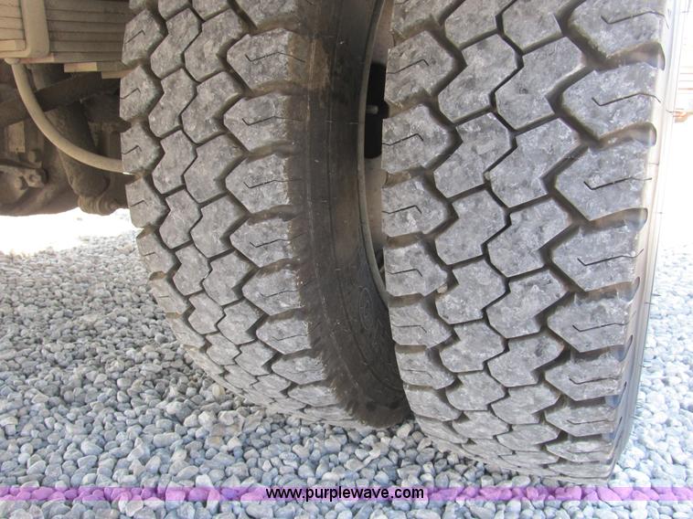 image for item B2852 2005 Ford F550 XL Super Duty service truck