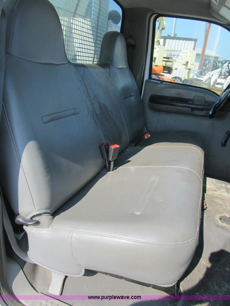 image for item B2852 2005 Ford F550 XL Super Duty service truck