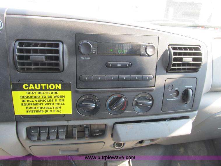 image for item B2852 2005 Ford F550 XL Super Duty service truck