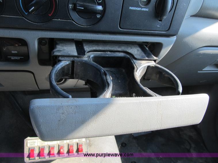 image for item B2852 2005 Ford F550 XL Super Duty service truck