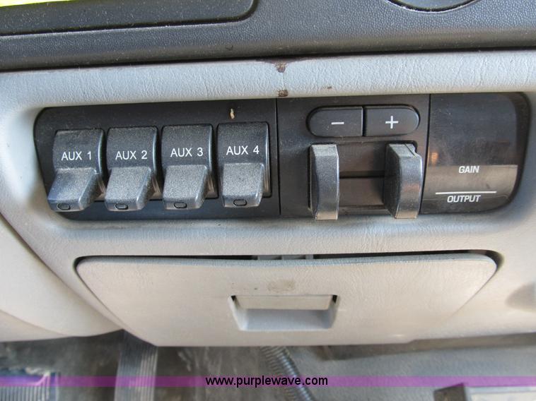 image for item B2852 2005 Ford F550 XL Super Duty service truck