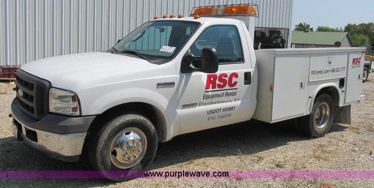 image for item B2853 2005 Ford F350 XL Super Duty service truck