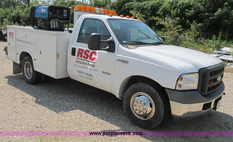 image for item B2853 2005 Ford F350 XL Super Duty service truck