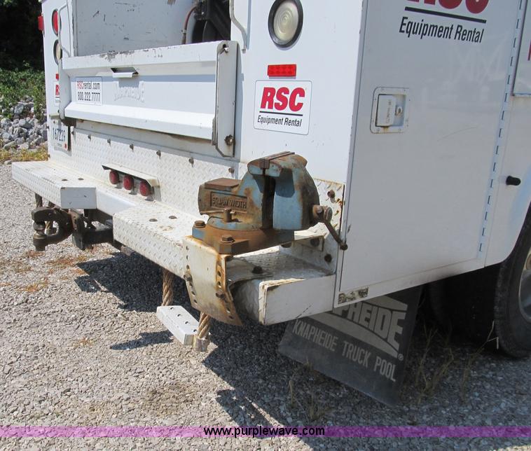 image for item B2853 2005 Ford F350 XL Super Duty service truck