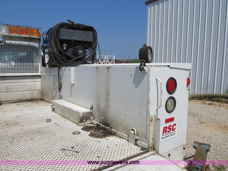 image for item B2853 2005 Ford F350 XL Super Duty service truck