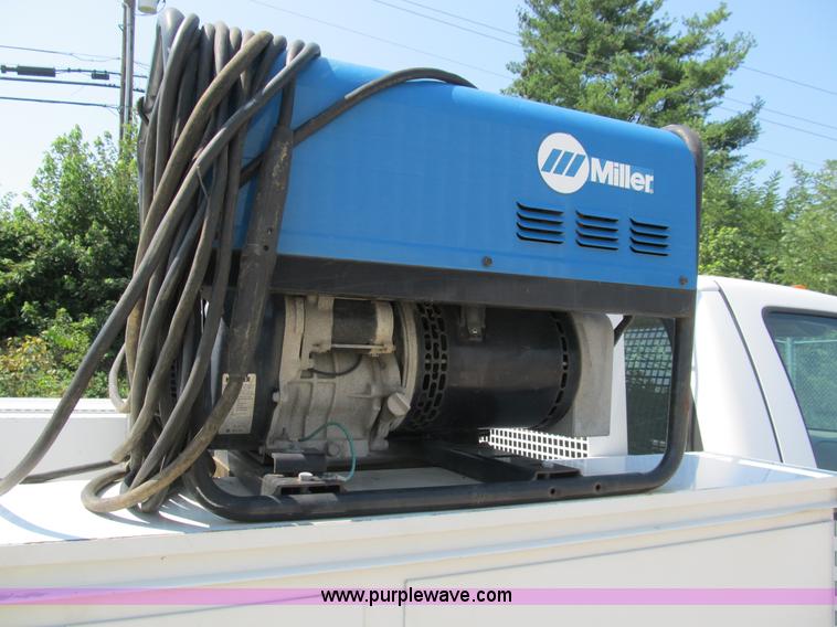 image for item B2853 2005 Ford F350 XL Super Duty service truck