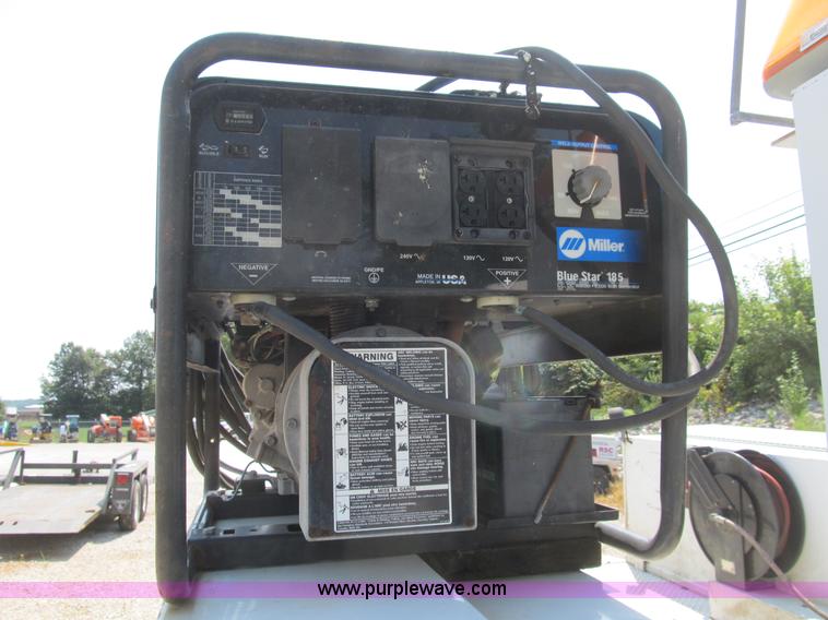 image for item B2853 2005 Ford F350 XL Super Duty service truck