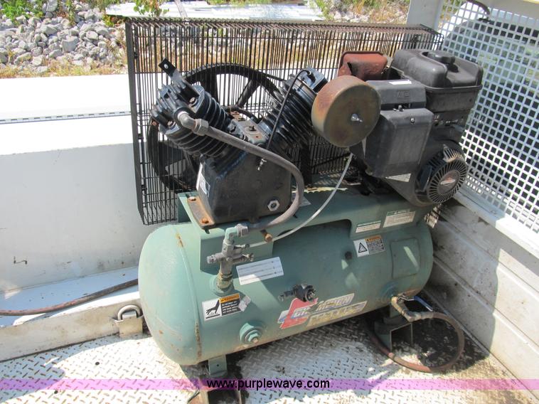 image for item B2853 2005 Ford F350 XL Super Duty service truck