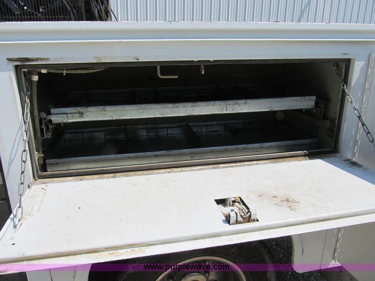 image for item B2853 2005 Ford F350 XL Super Duty service truck