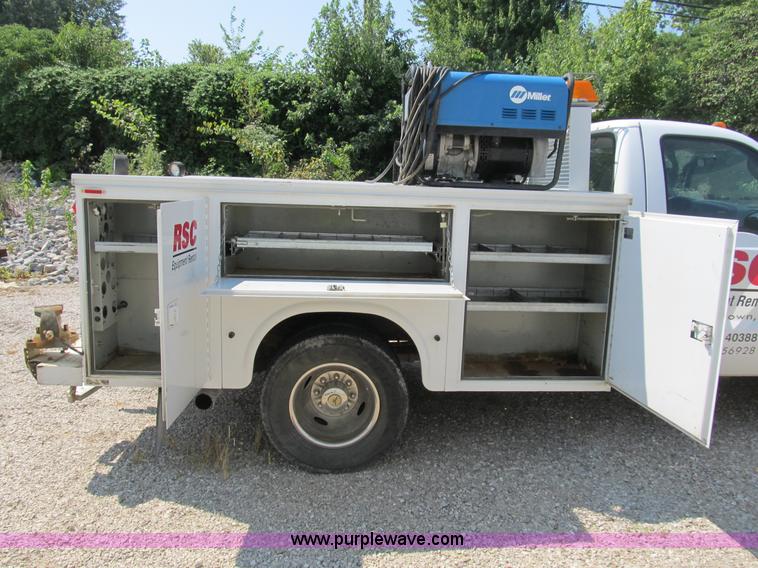 image for item B2853 2005 Ford F350 XL Super Duty service truck