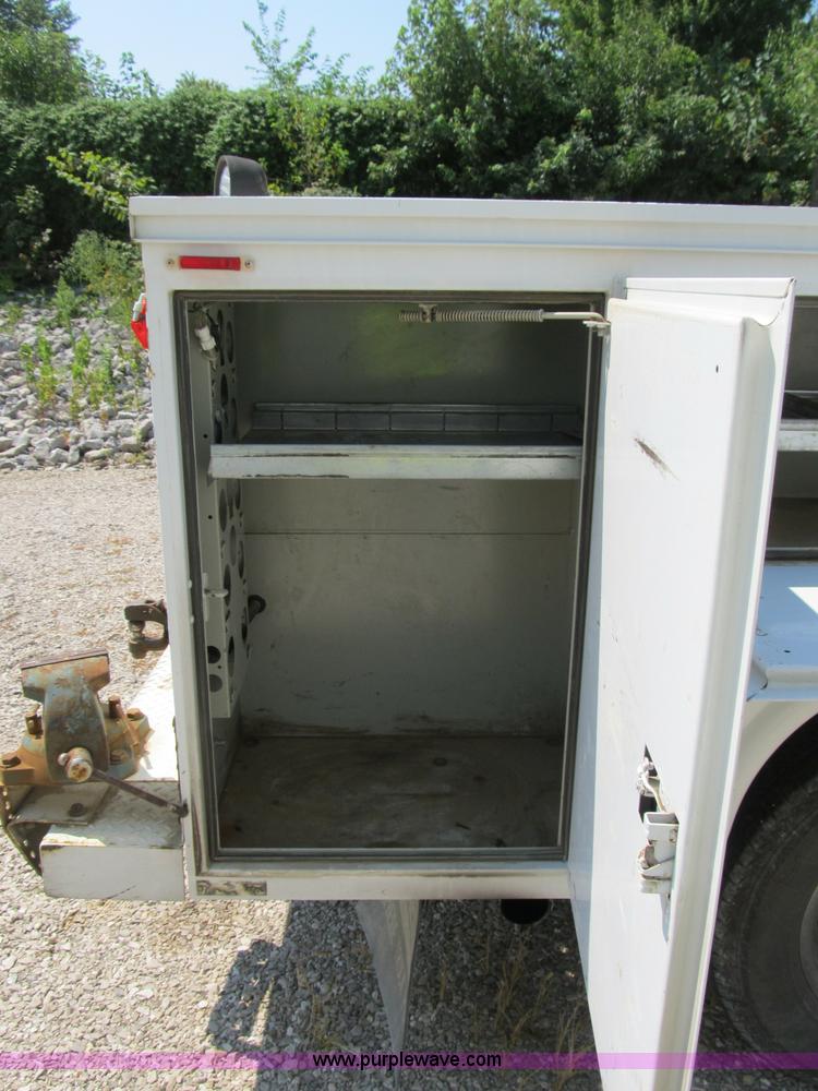 image for item B2853 2005 Ford F350 XL Super Duty service truck