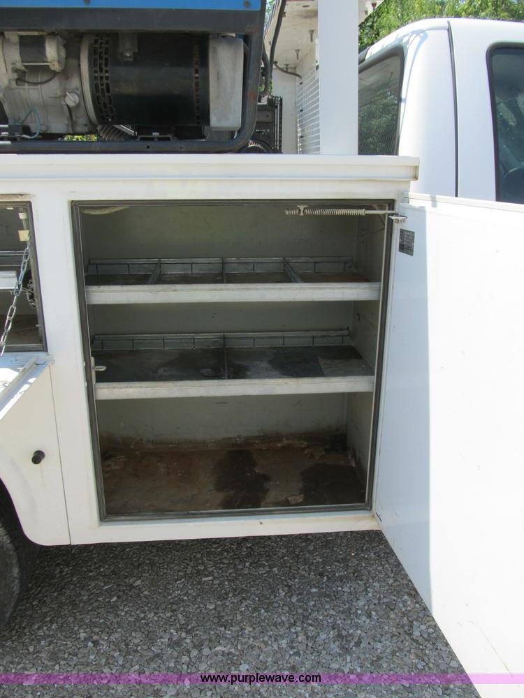 image for item B2853 2005 Ford F350 XL Super Duty service truck