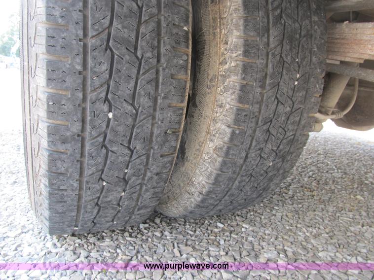 image for item B2853 2005 Ford F350 XL Super Duty service truck