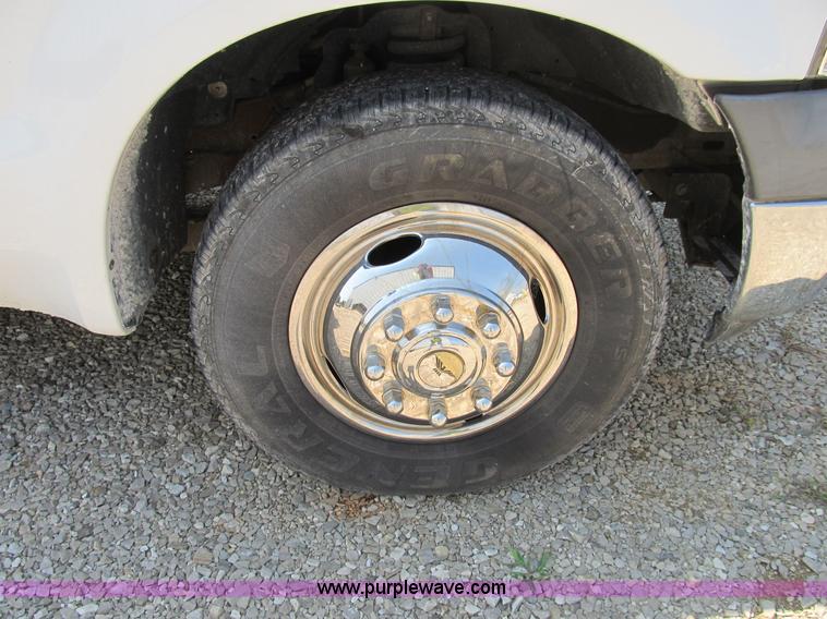 image for item B2853 2005 Ford F350 XL Super Duty service truck