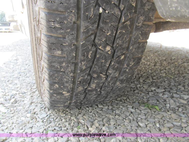 image for item B2853 2005 Ford F350 XL Super Duty service truck