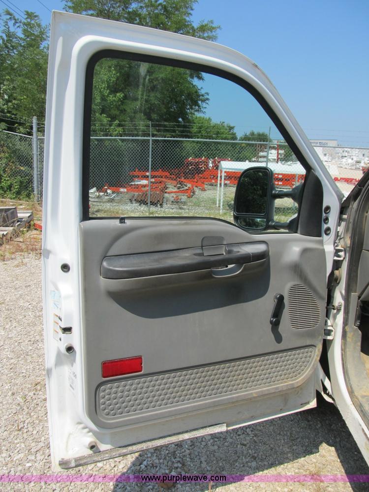 image for item B2853 2005 Ford F350 XL Super Duty service truck