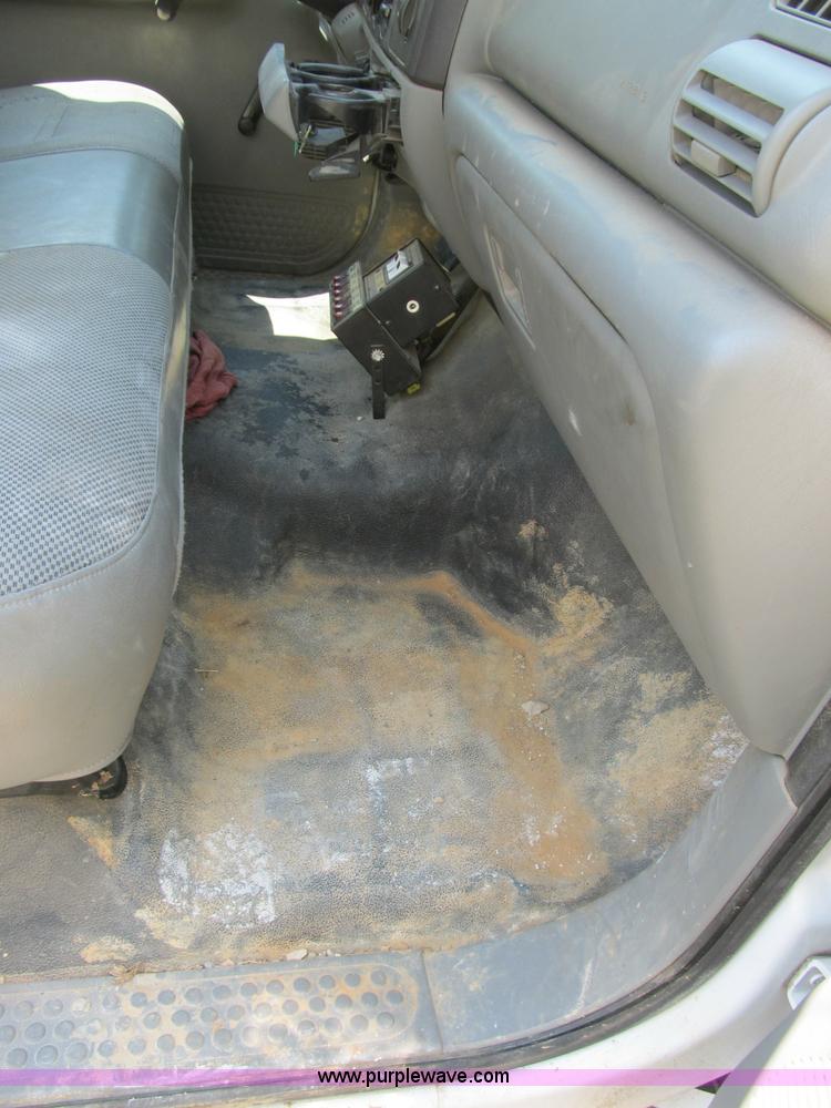 image for item B2853 2005 Ford F350 XL Super Duty service truck