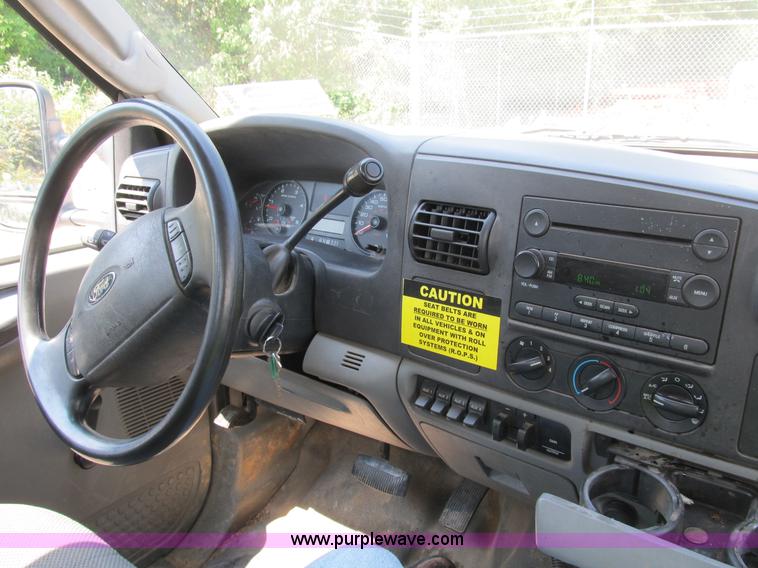 image for item B2853 2005 Ford F350 XL Super Duty service truck
