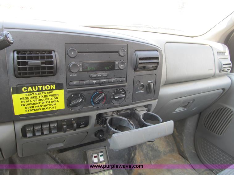image for item B2853 2005 Ford F350 XL Super Duty service truck