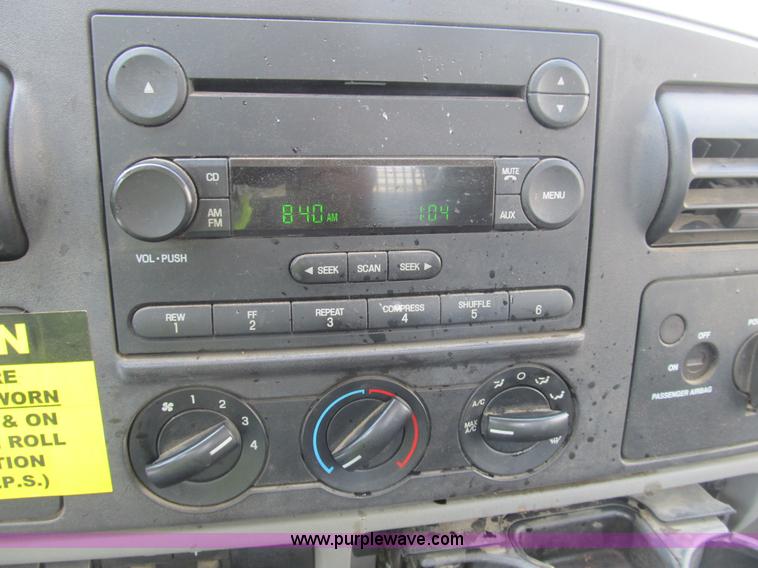 image for item B2853 2005 Ford F350 XL Super Duty service truck