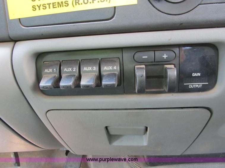 image for item B2853 2005 Ford F350 XL Super Duty service truck