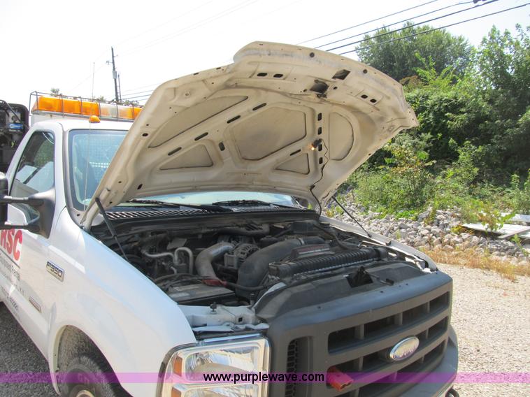 image for item B2853 2005 Ford F350 XL Super Duty service truck