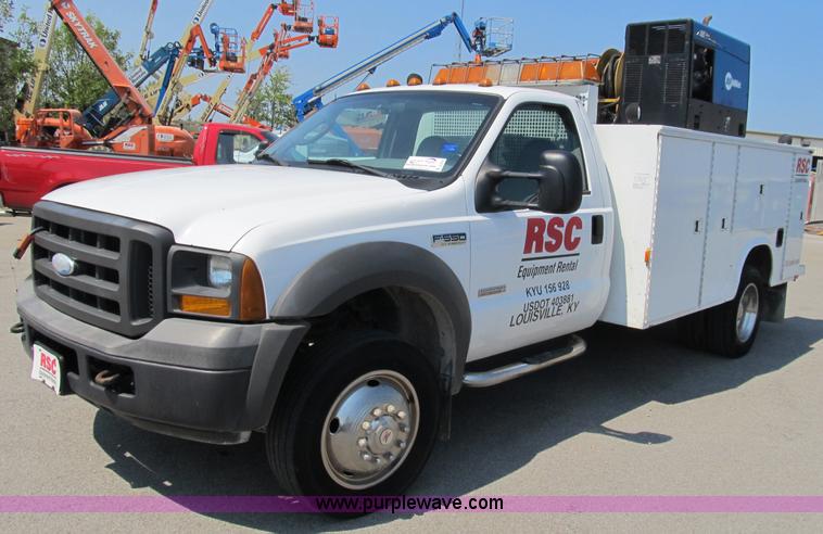 image for item B2854 2005 Ford F550 XLT Super Duty service truck