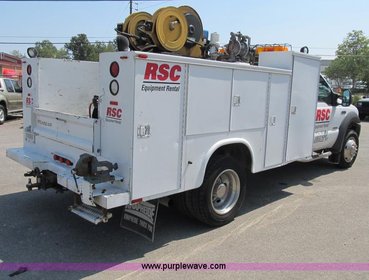 image for item B2854 2005 Ford F550 XLT Super Duty service truck