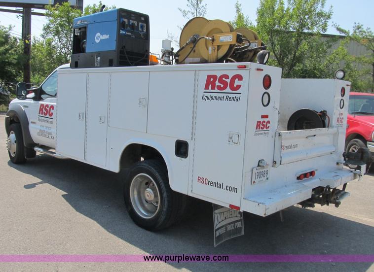 image for item B2854 2005 Ford F550 XLT Super Duty service truck