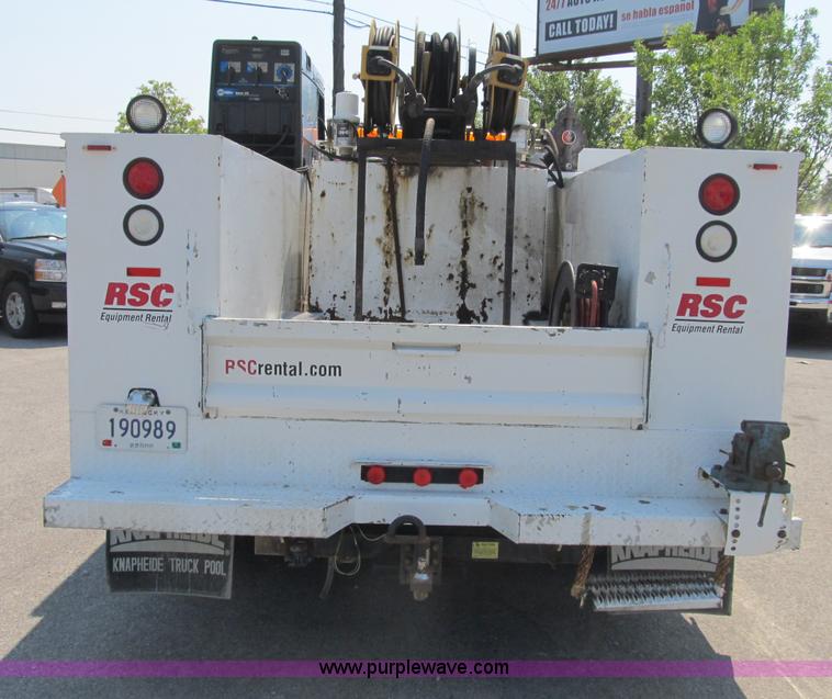 image for item B2854 2005 Ford F550 XLT Super Duty service truck