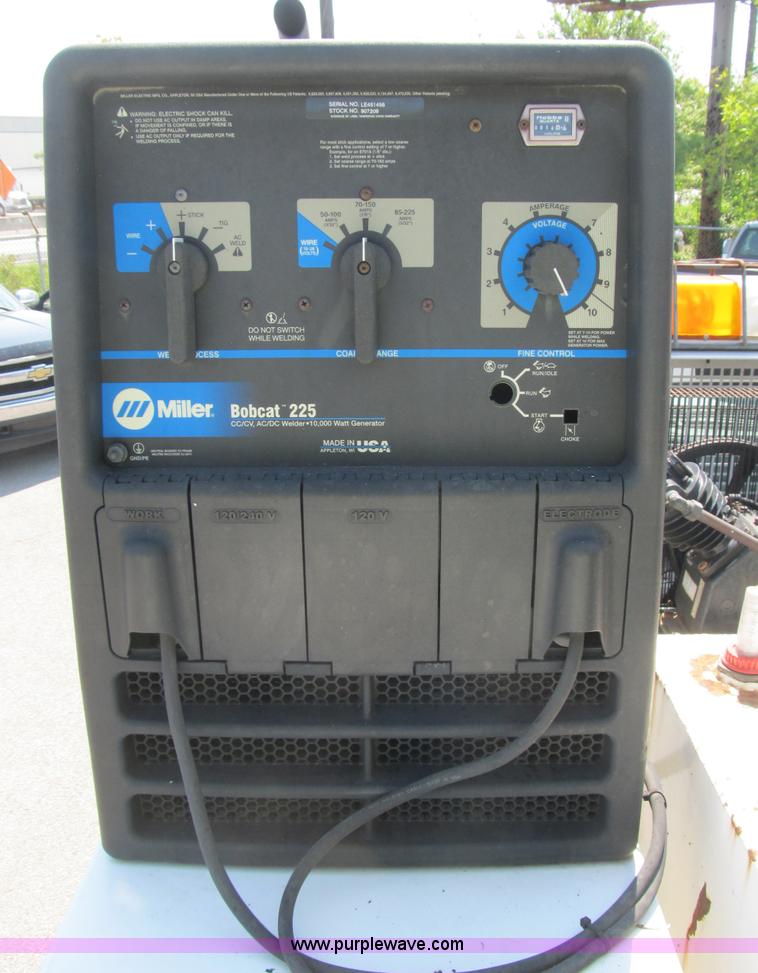 image for item B2854 2005 Ford F550 XLT Super Duty service truck