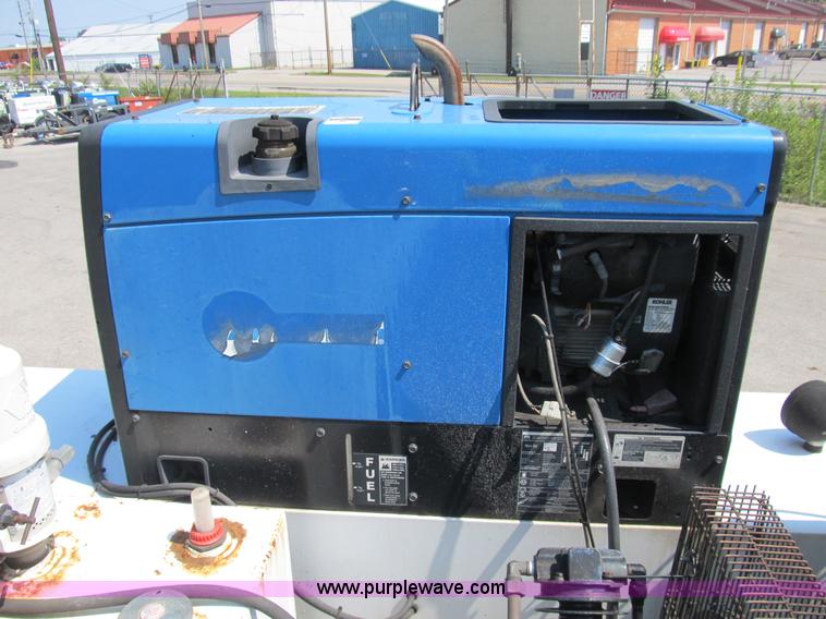 image for item B2854 2005 Ford F550 XLT Super Duty service truck