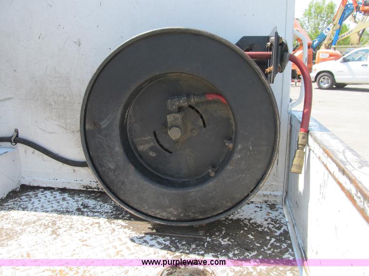 image for item B2854 2005 Ford F550 XLT Super Duty service truck