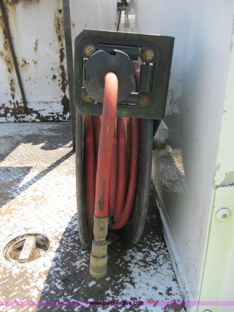 image for item B2854 2005 Ford F550 XLT Super Duty service truck