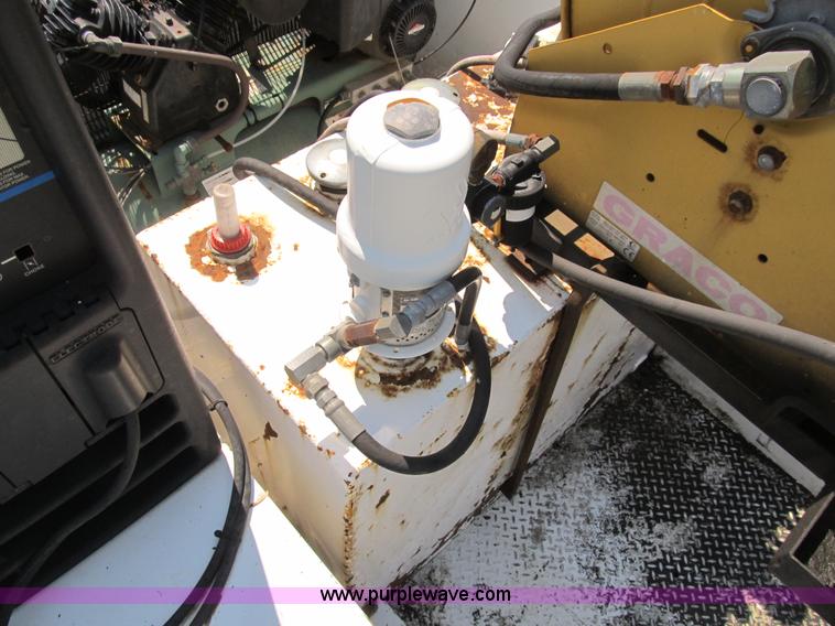 image for item B2854 2005 Ford F550 XLT Super Duty service truck