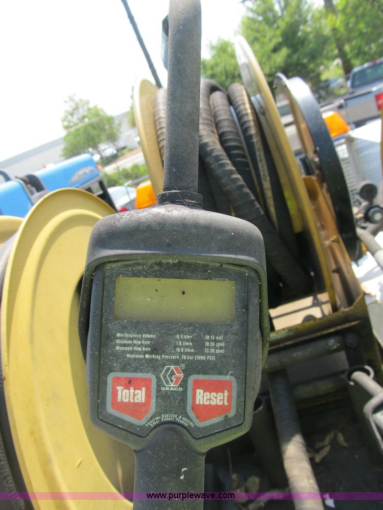 image for item B2854 2005 Ford F550 XLT Super Duty service truck