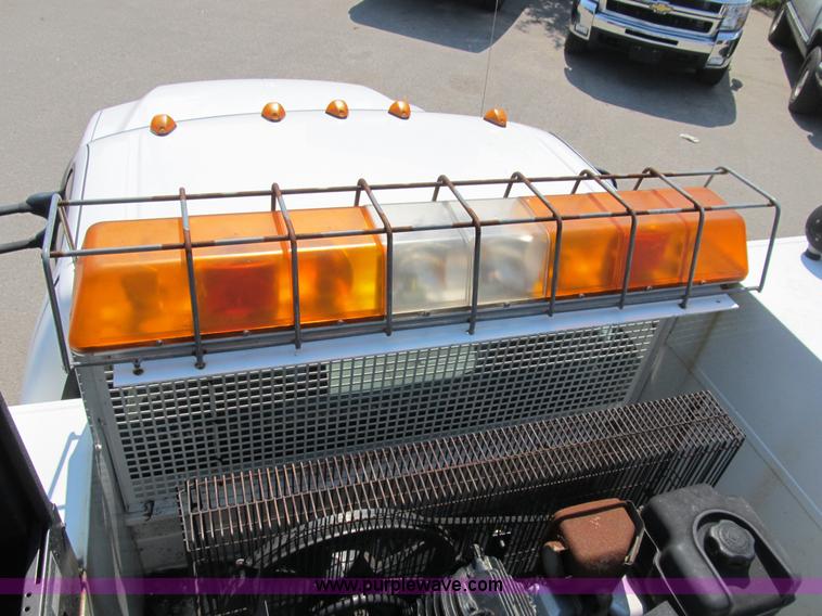 image for item B2854 2005 Ford F550 XLT Super Duty service truck