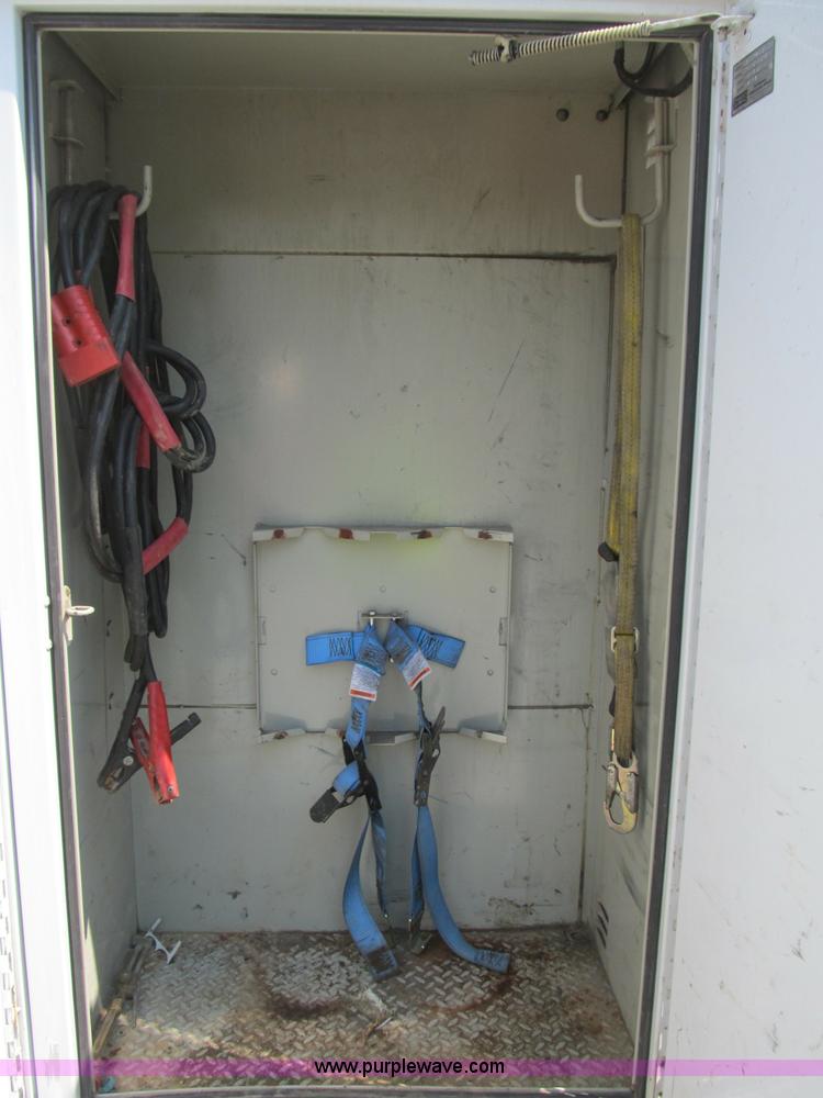 image for item B2854 2005 Ford F550 XLT Super Duty service truck