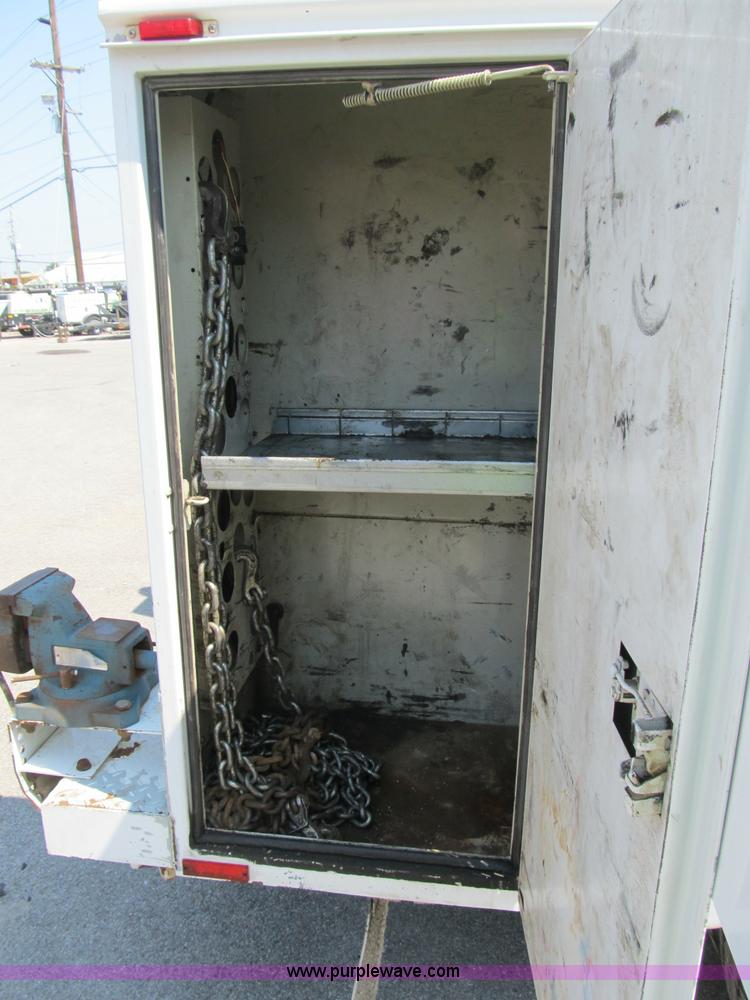 image for item B2854 2005 Ford F550 XLT Super Duty service truck