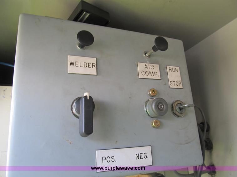 image for item B2854 2005 Ford F550 XLT Super Duty service truck